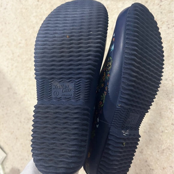 Western Chief blue‎ floral women’s shoes clogs rubber boots 8, hummingbird navy - Picture 6 of 6